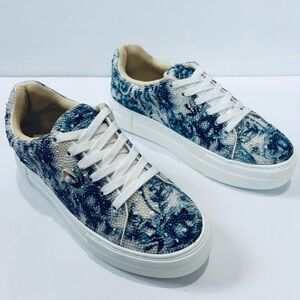 NEW Betsy Johnson BOHO Sidny Blue Floral Rhinestone Platform Tennis Sneaker 6.5M